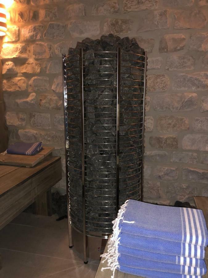 Villa Beline Direct Aan Zee, Verwarmd Zwembad En Sauna Tribanj-Kruscica Kültér fotó